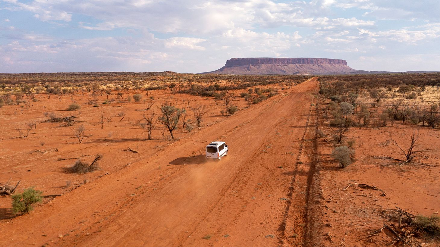 Uluru: Full-Day Mt Connor 4WD Outback Tour 