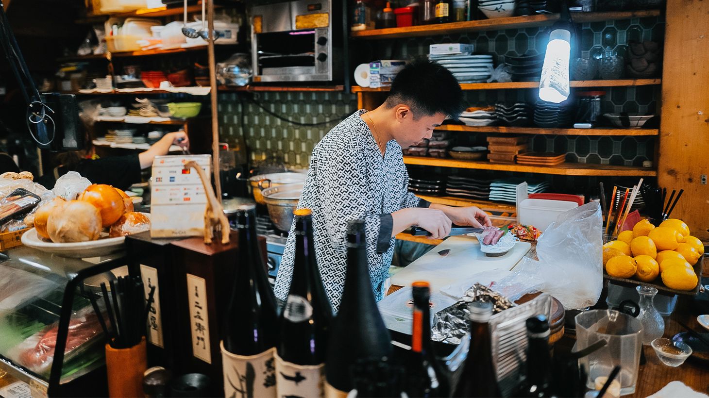 Half-Day Tsukiji Fish Market Tour with Seafood Lunch & Tastings 3