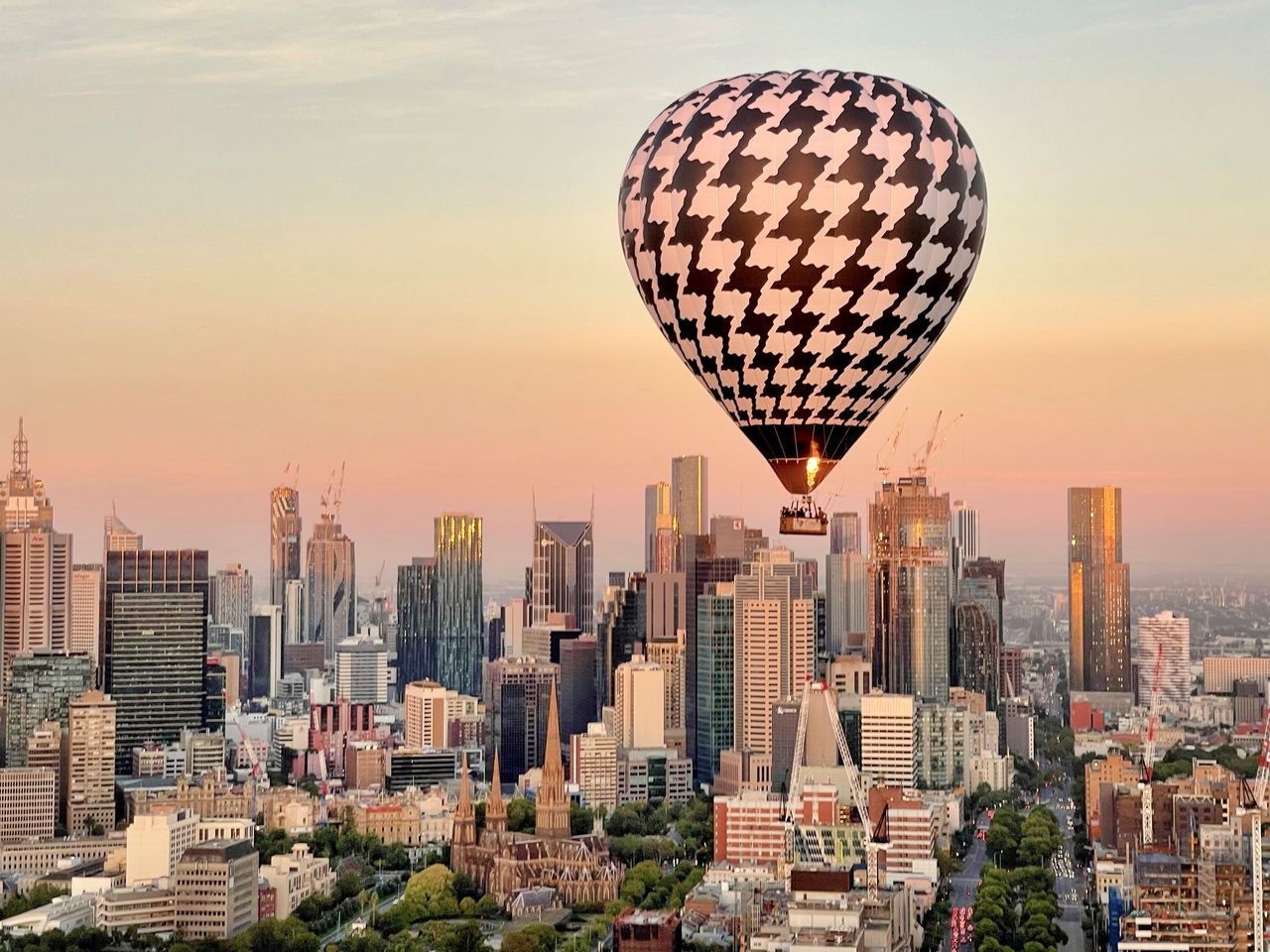 Sunrise Bucket List Hot Air Balloon Flight over CBD with Complimentary In-Flight Photos 6