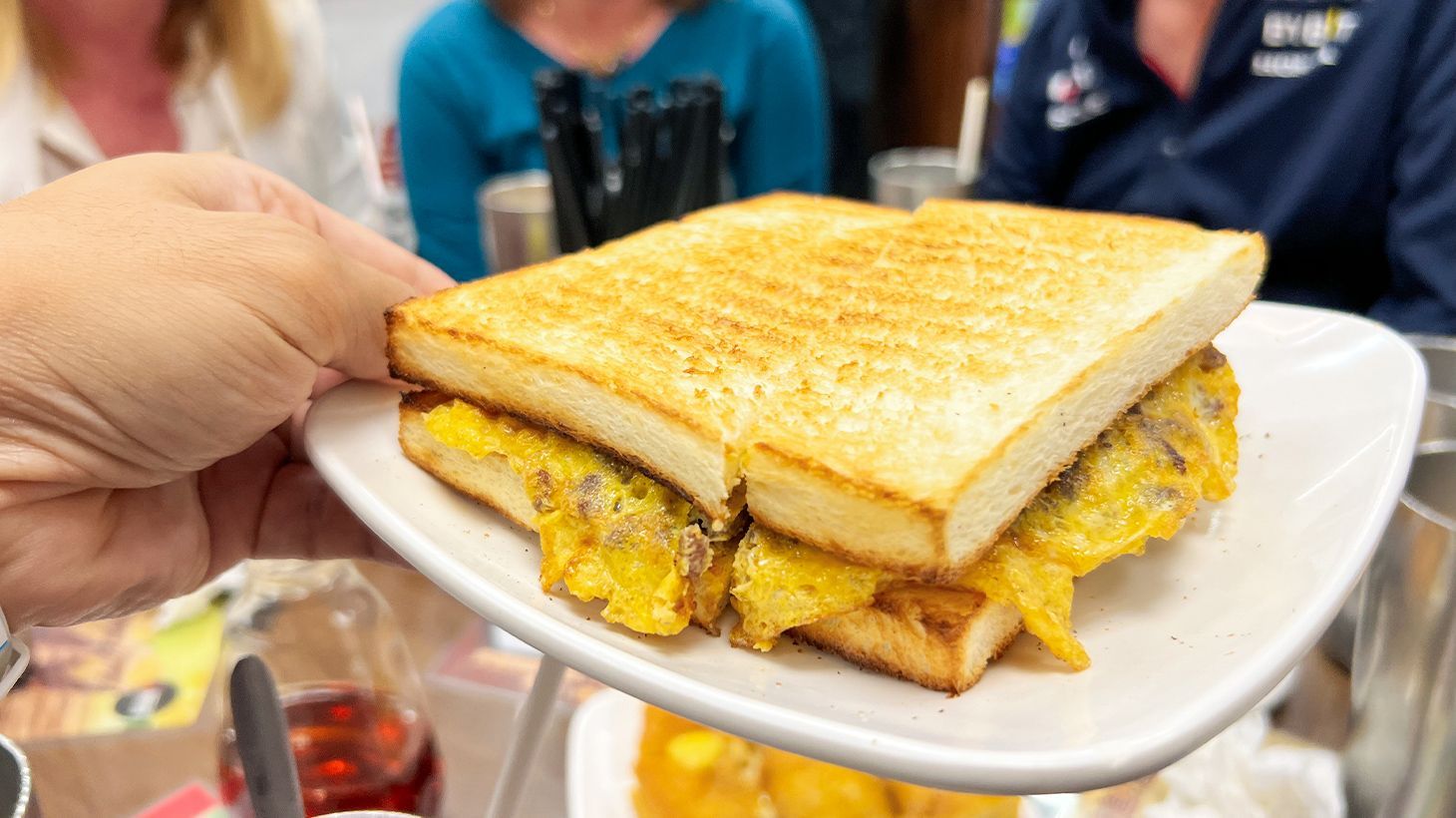 Discover den Geschmack von Kowloon auf einer vierstündigen Michelin-ausgezeichneten Streetfood-Tour mit lokalem Guide und Verkostungen 6