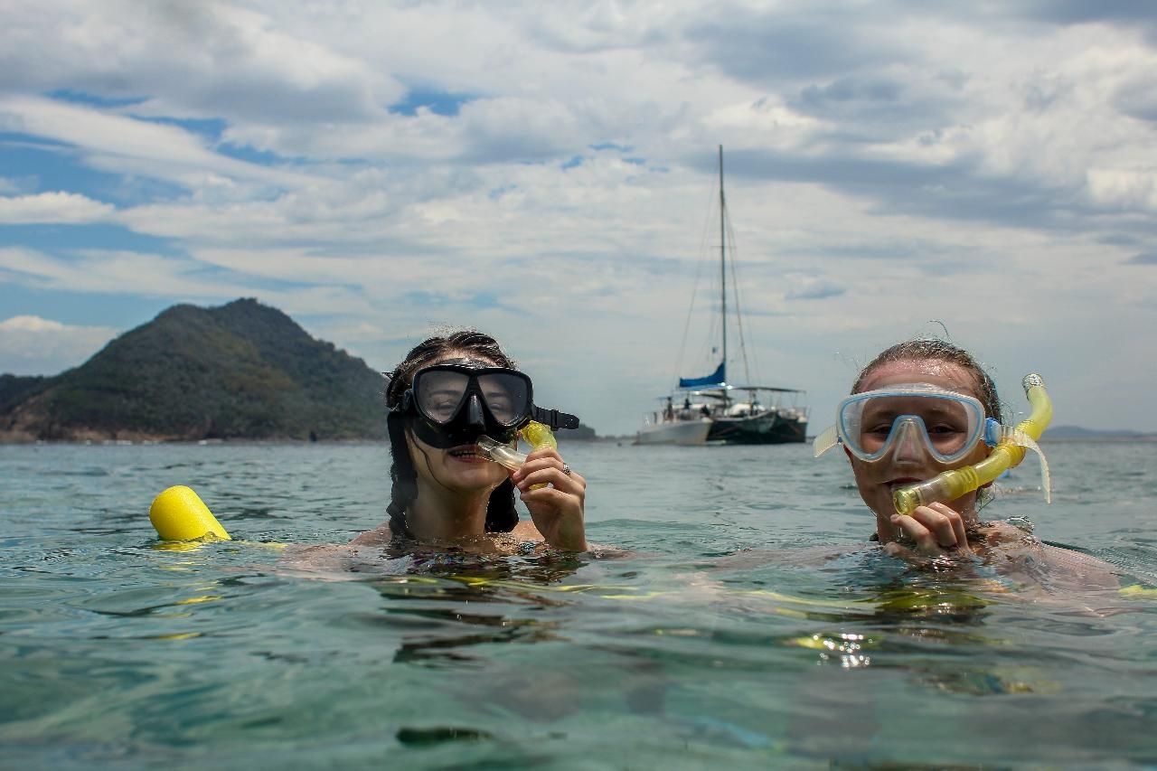 Spot Bottlenose Dolphins in Port Stephens with a 3.5-Hour Marine Discovery & Snorkelling Cruise
