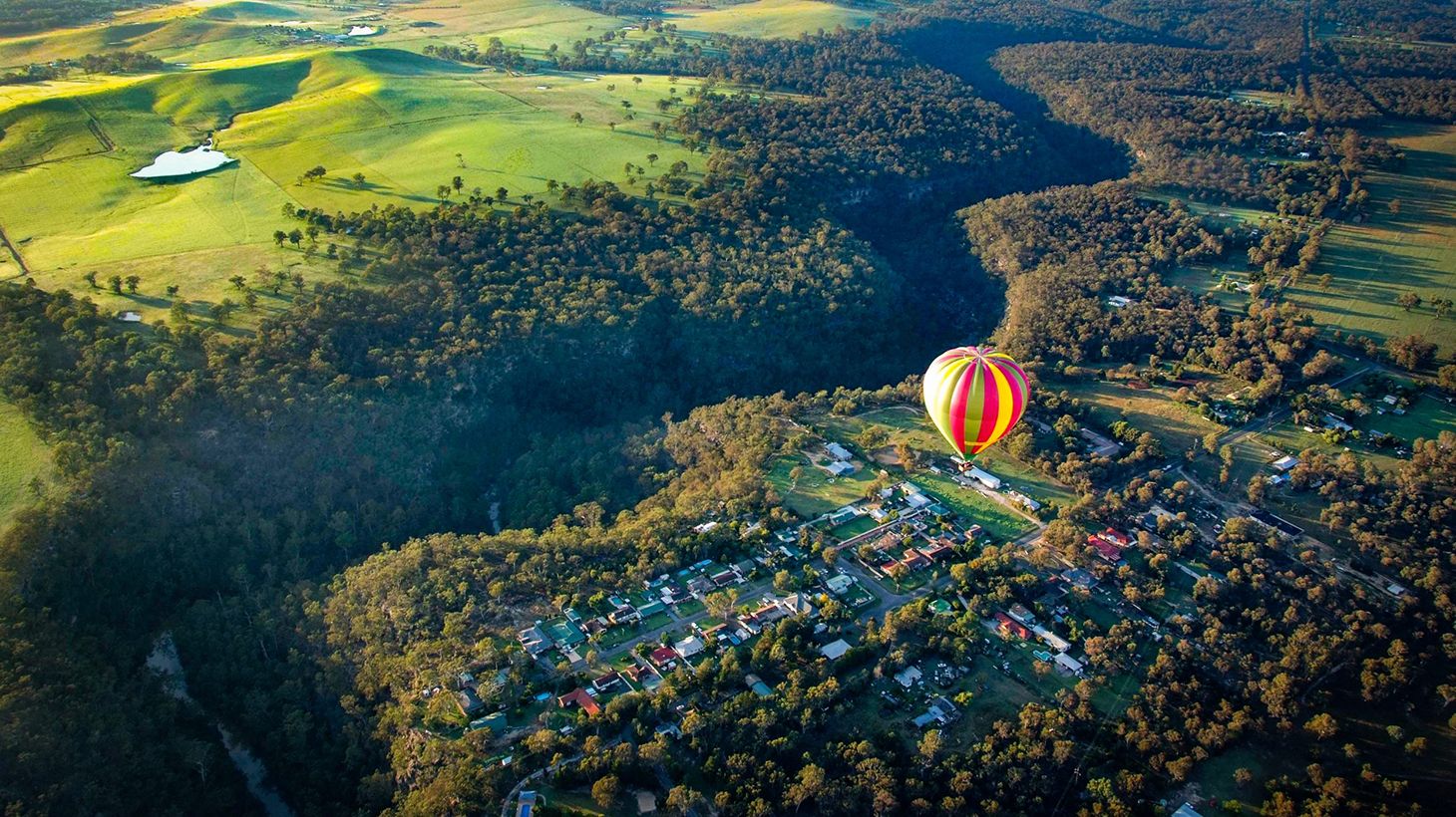Scenic Sunrise Balloon Flight & Breakfast over Camden Valley 4