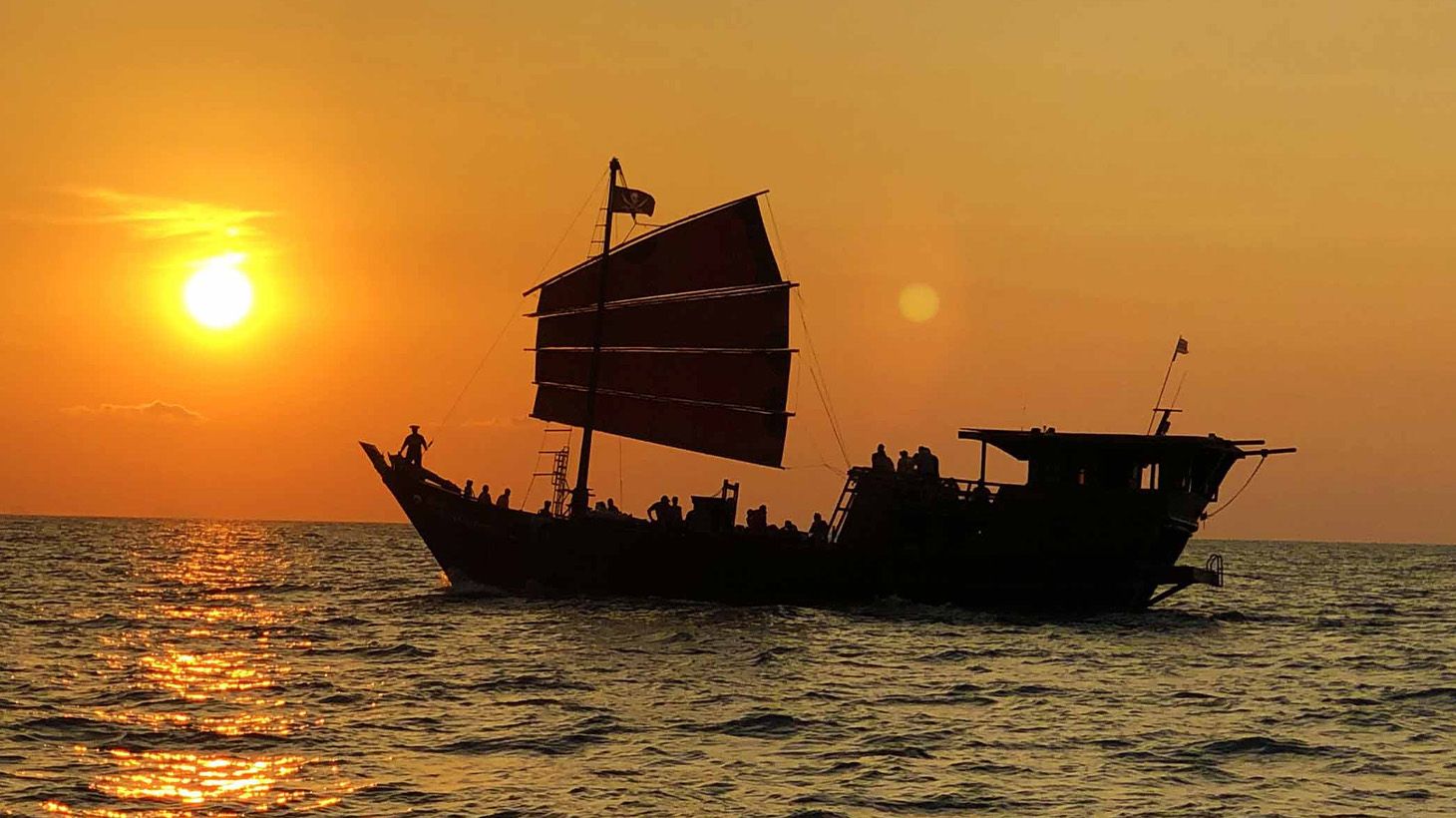 Three-Hour Koh Samui Sunset Cruise with Drinks, Tapas & Snorkelling Gear 1