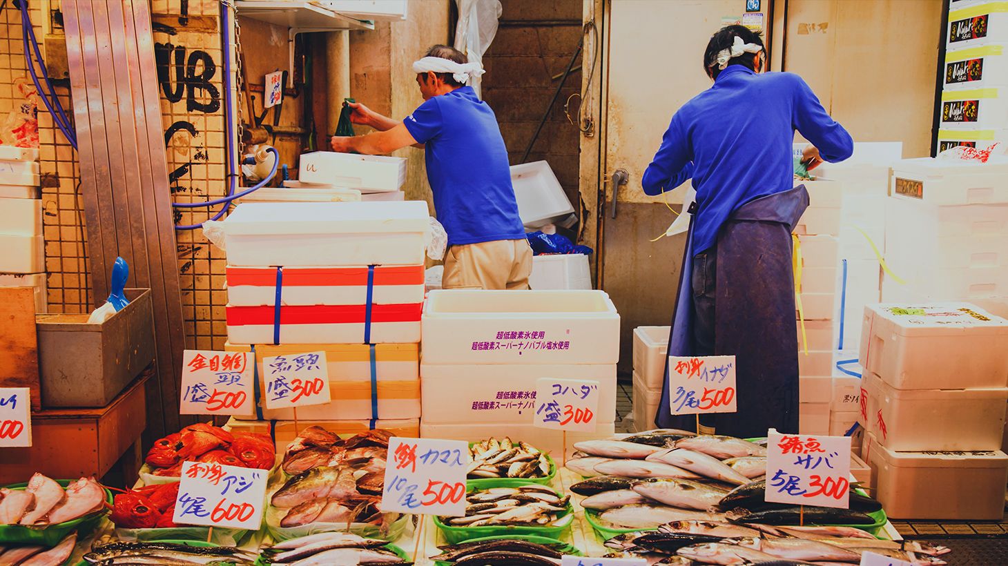 Half-Day Tsukiji Fish Market Tour with Seafood Lunch & Tastings 8