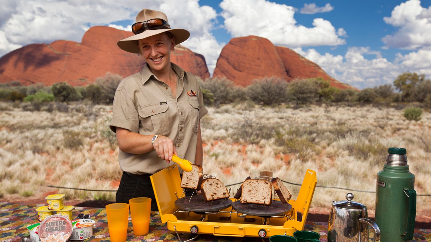 Uluru: 5-Hour Kata Tjuta Tour with an Outback Picnic Breakfast