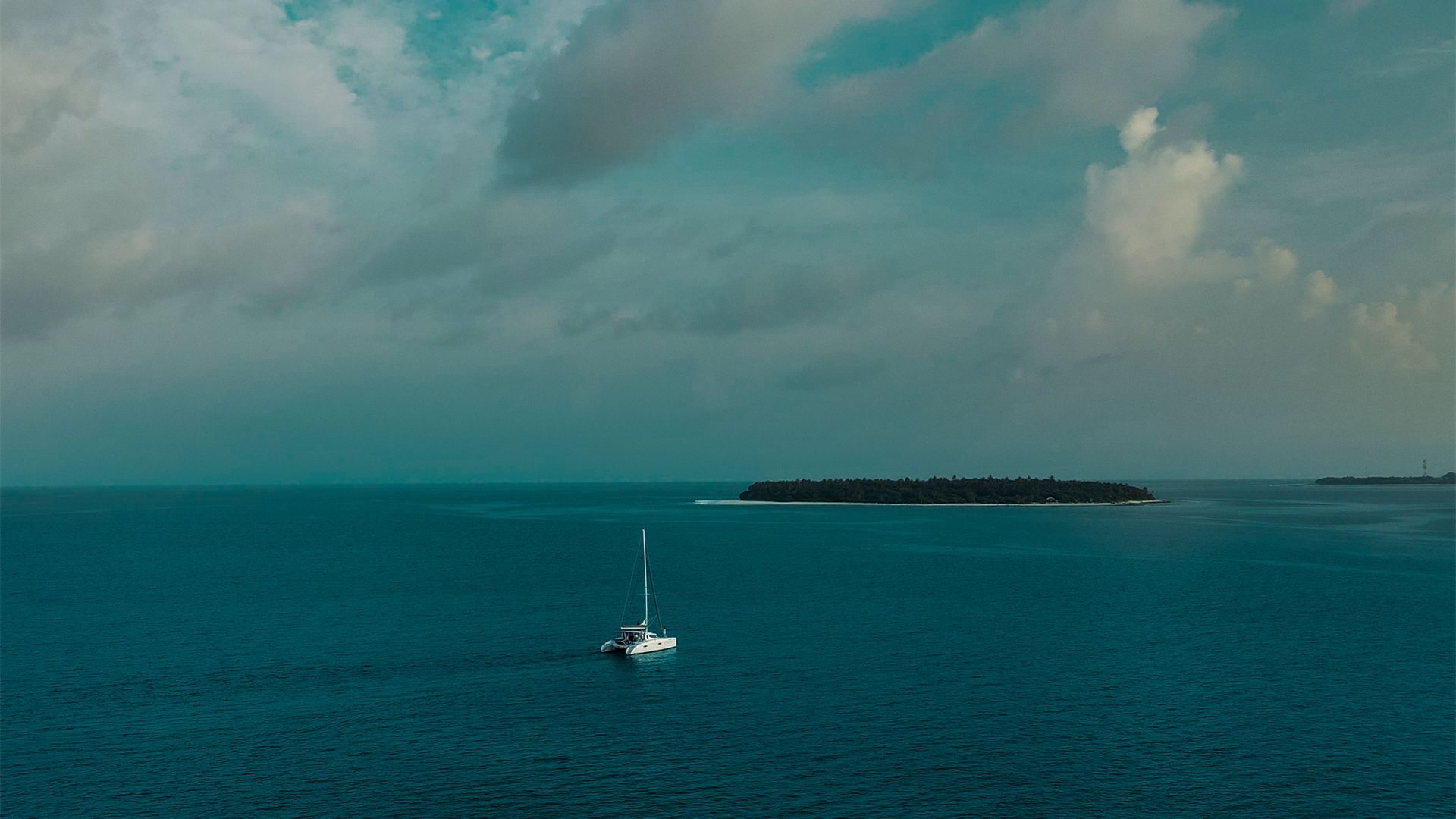 Two-Hour Luxury Catamaran Cruise with Desert Island Exploration from Ifuru Island in the Maldives  4