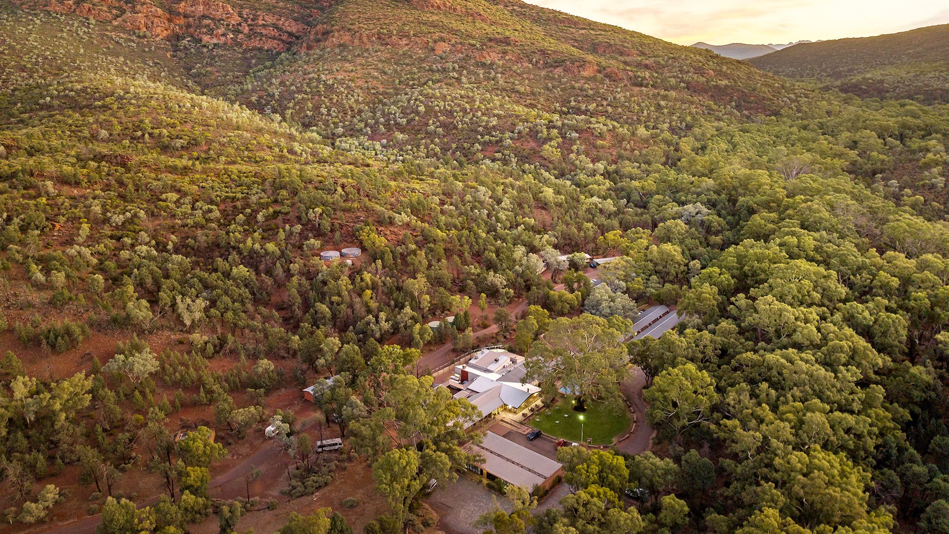 South Australia Flinders Ranges Outback Glamping with Daily Breakfast & A$50 Dining Credit