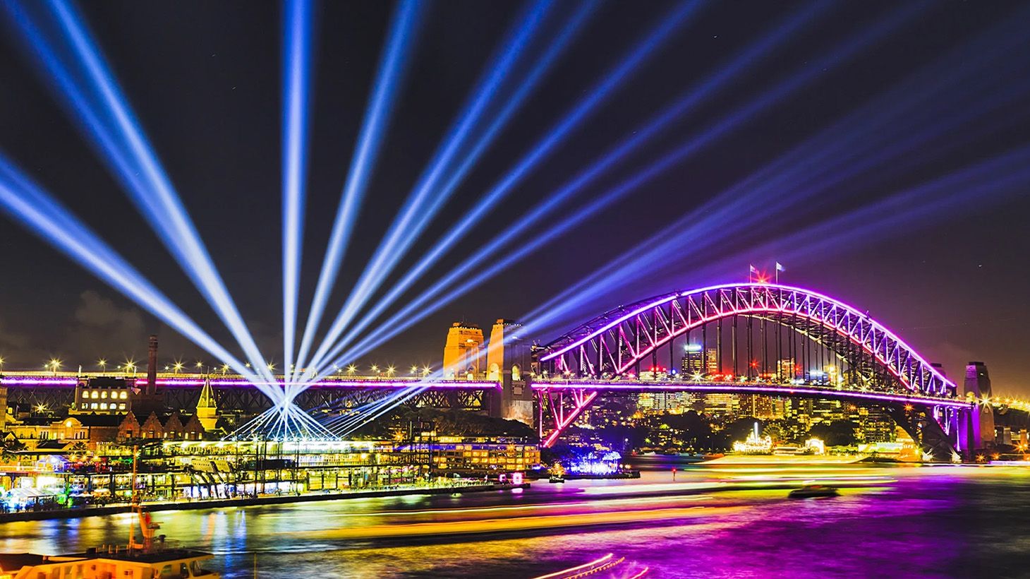 90-Minute Vivid Sydney Harbour Cruise with Welcome Drink