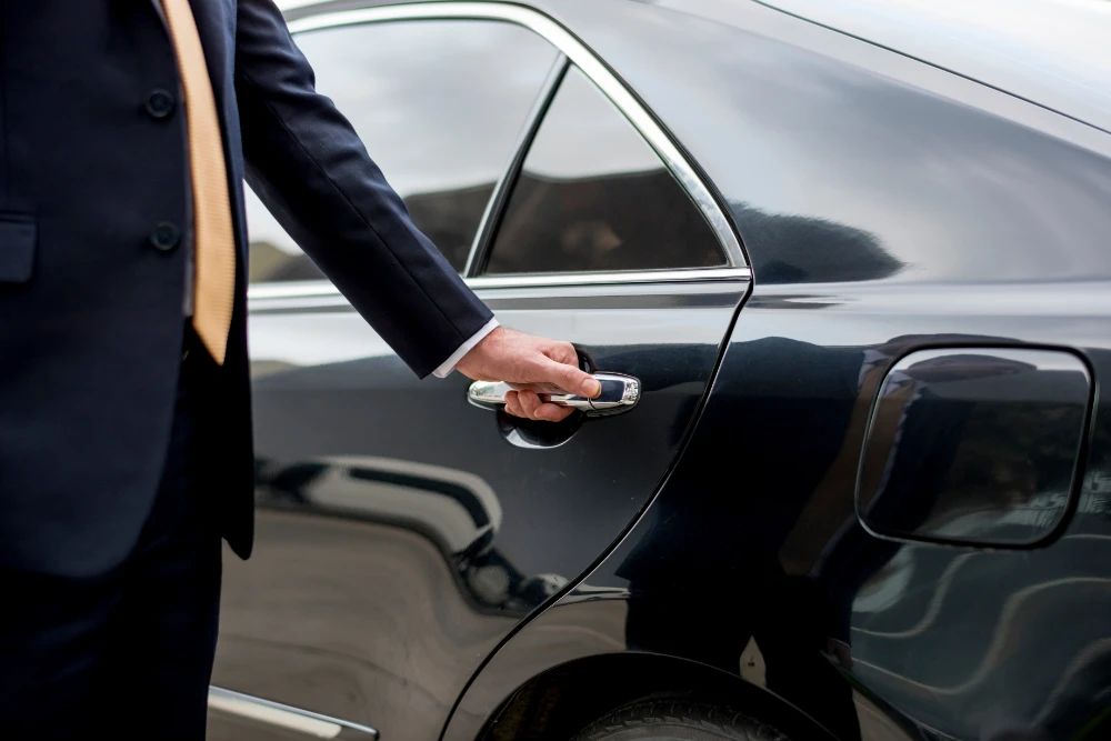 Private One-Way Christchurch Airport Transfer by Luxury Sedan or SUV
