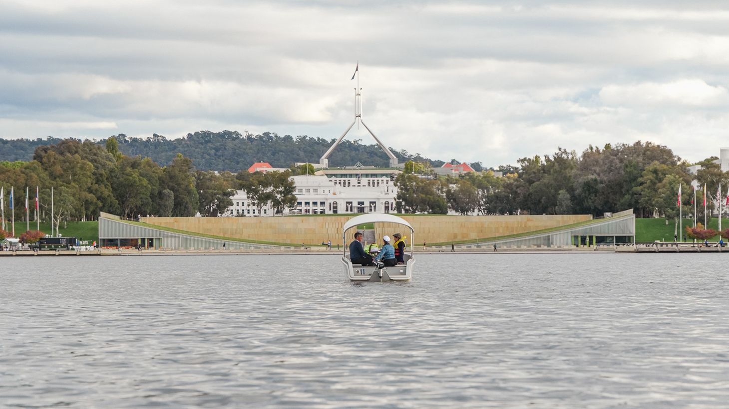 Three-Hour Eco-Friendly Boat Hire in Kingston for Up to Eight People 5