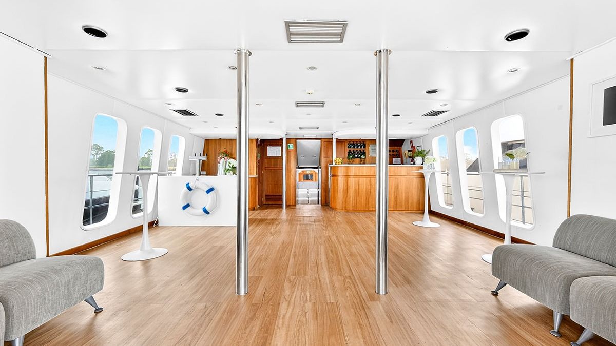 2.5-Hour Whale-Watching Cruise on a Superyacht 8