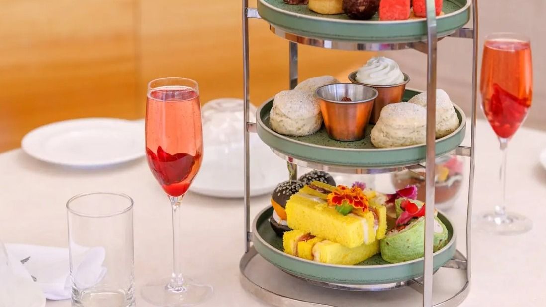 1,5-stündiger australischer Native High Tea mit Bellini im Ayers Rock Resort 1