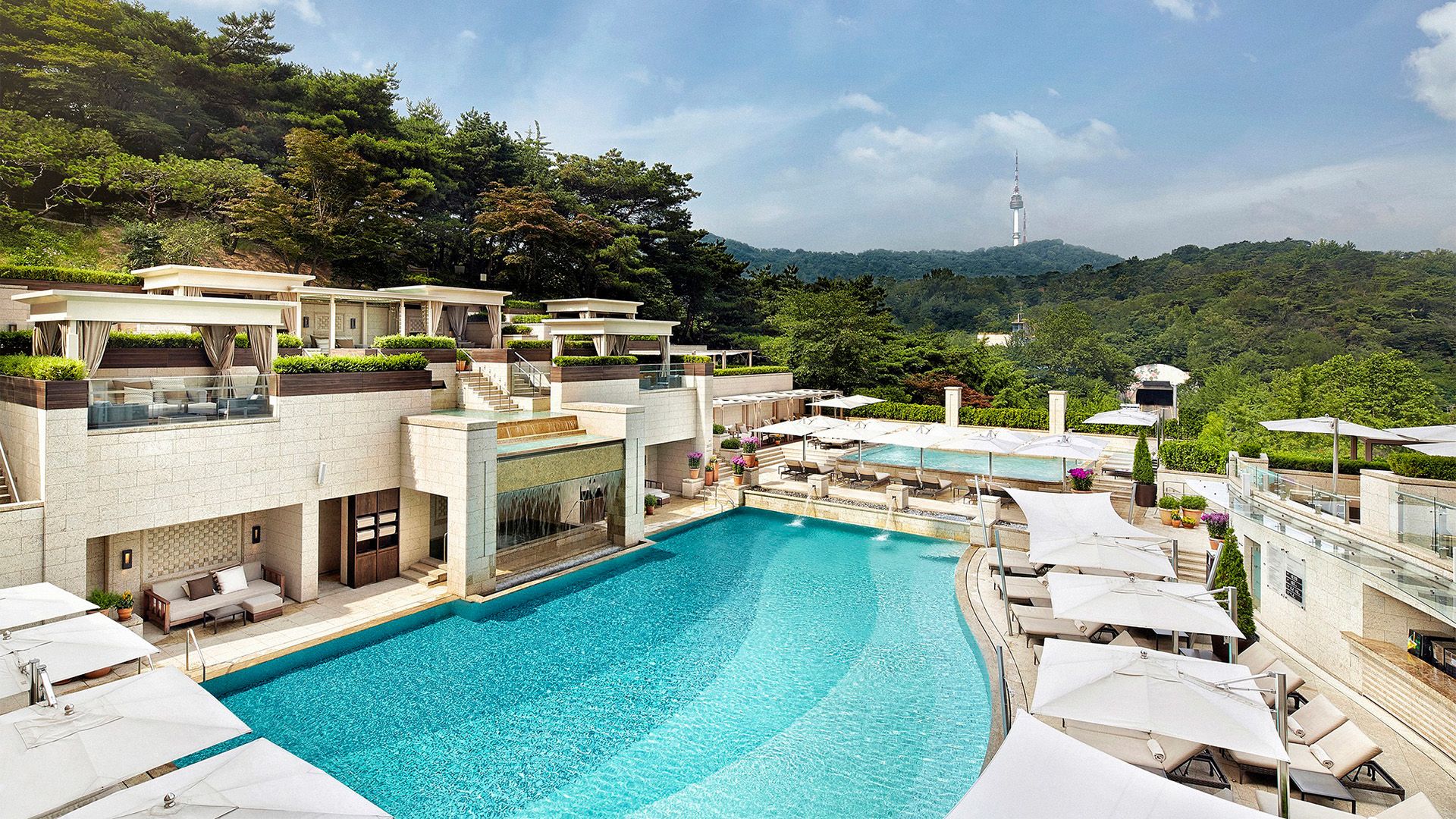 Award-Winning Five-Star Seoul Luxury with Two Michelin-Starred Restaurant & Designer Mall
