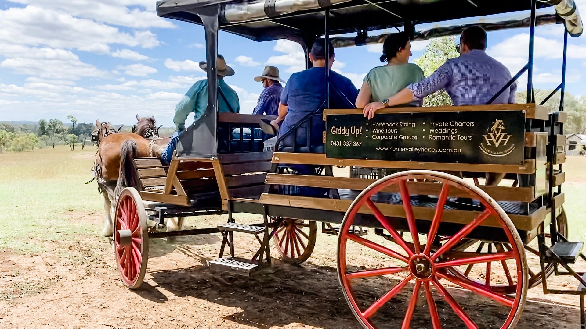 Hunter Valley: Three-Hour Horse & Carriage Wine Tour with Wine & Produce Tastings
