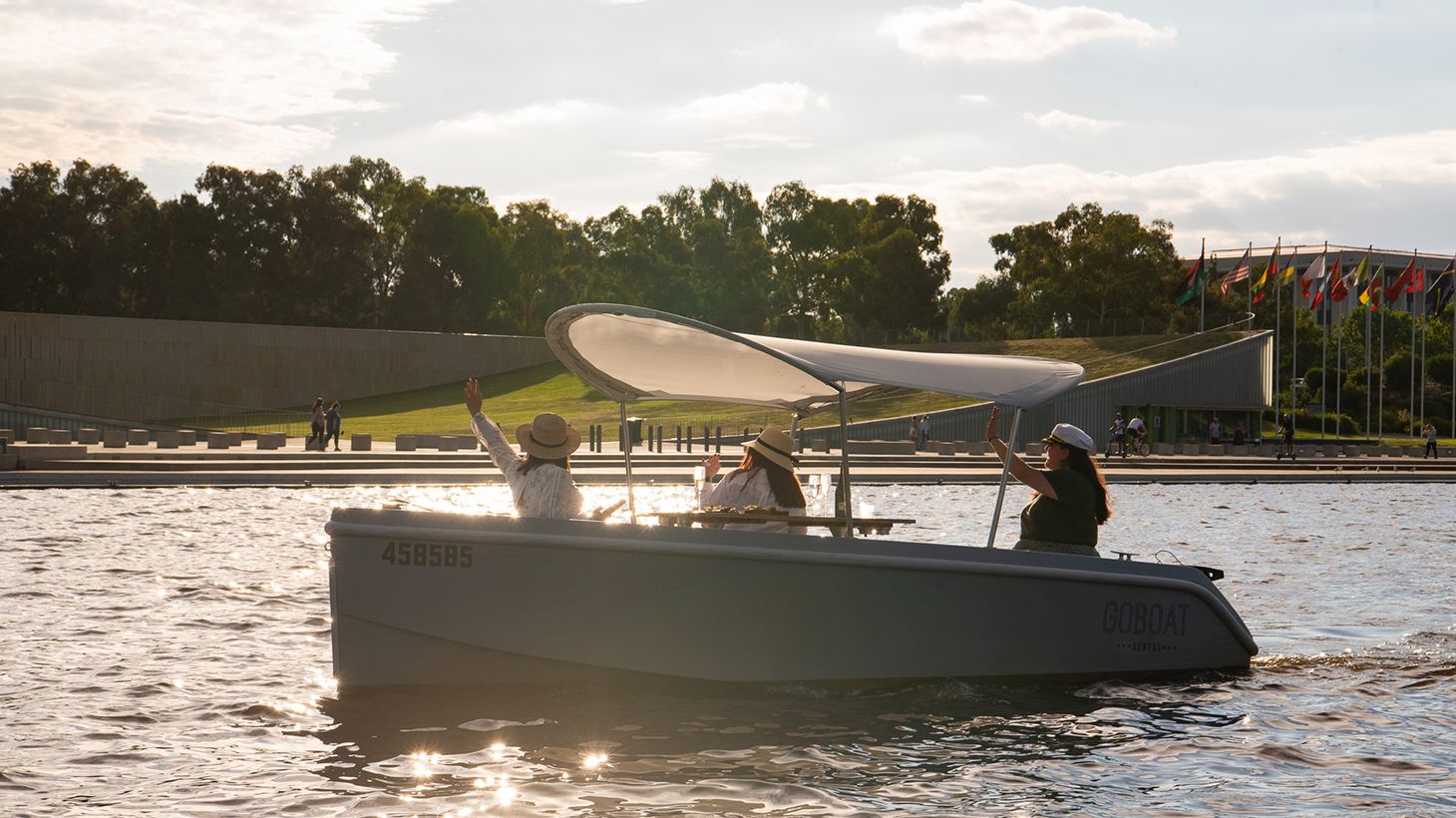 Three-Hour Eco-Friendly Boat Hire in Kingston for Up to Eight People 4