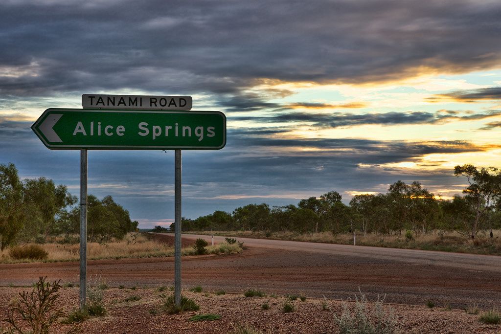 Alice Springs Highlights and Nature Escape Day Tour