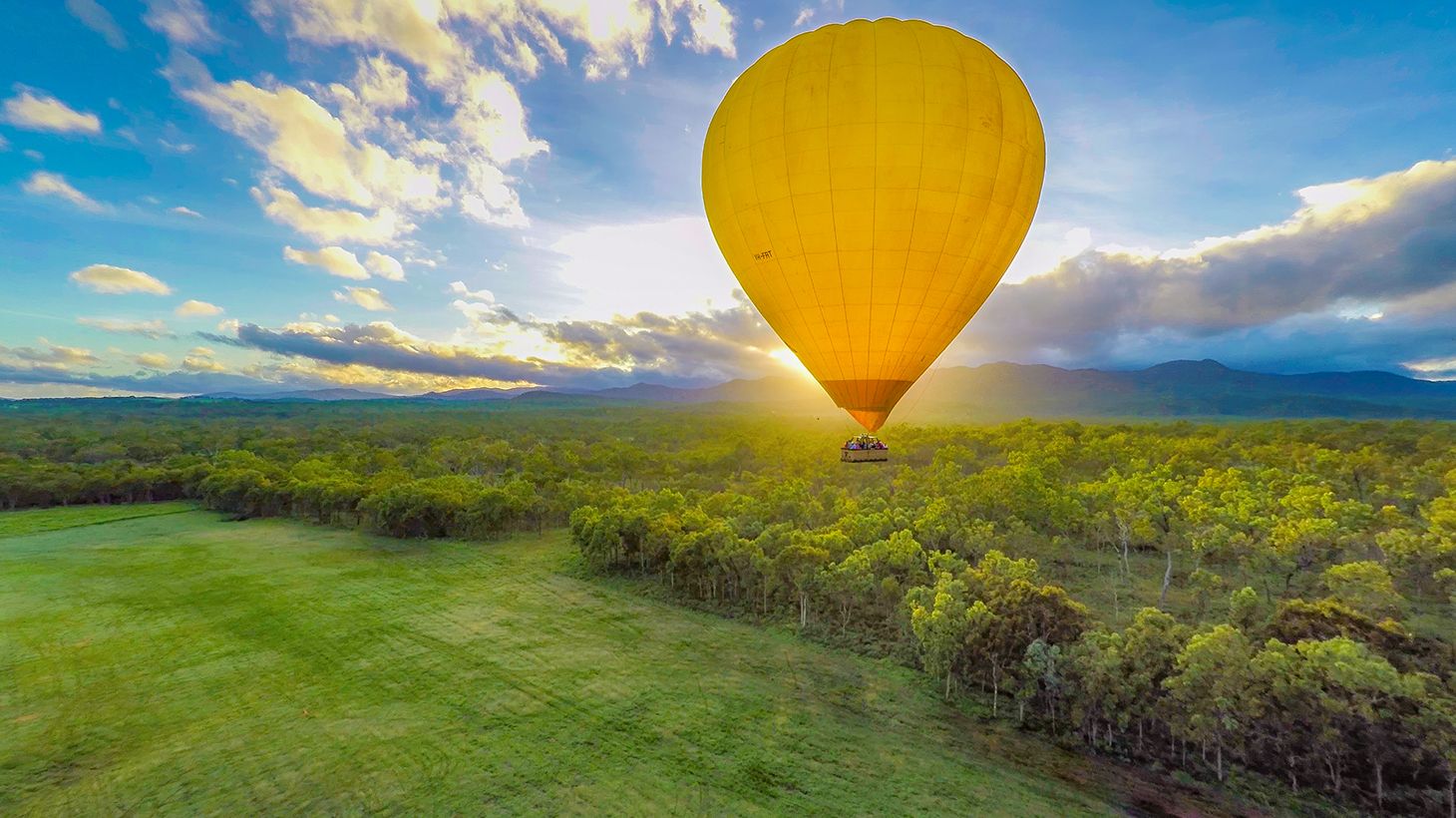 Early Morning Hot Air Balloon Flight Over Atherton Tablelands with Return Transfers