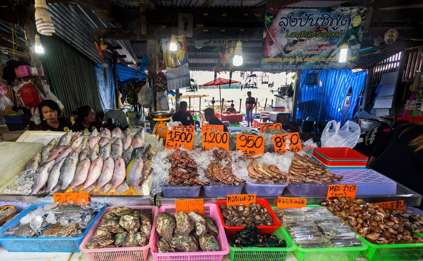 Phuket: Sunset Views and Seafood Market Dinner Guided Tour 7