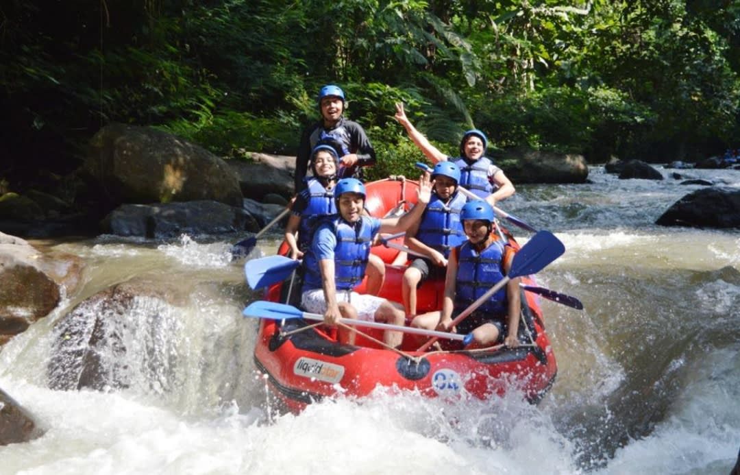 Best Rafting and Jimbaran Seafood Dinner Combo Experience in Bali