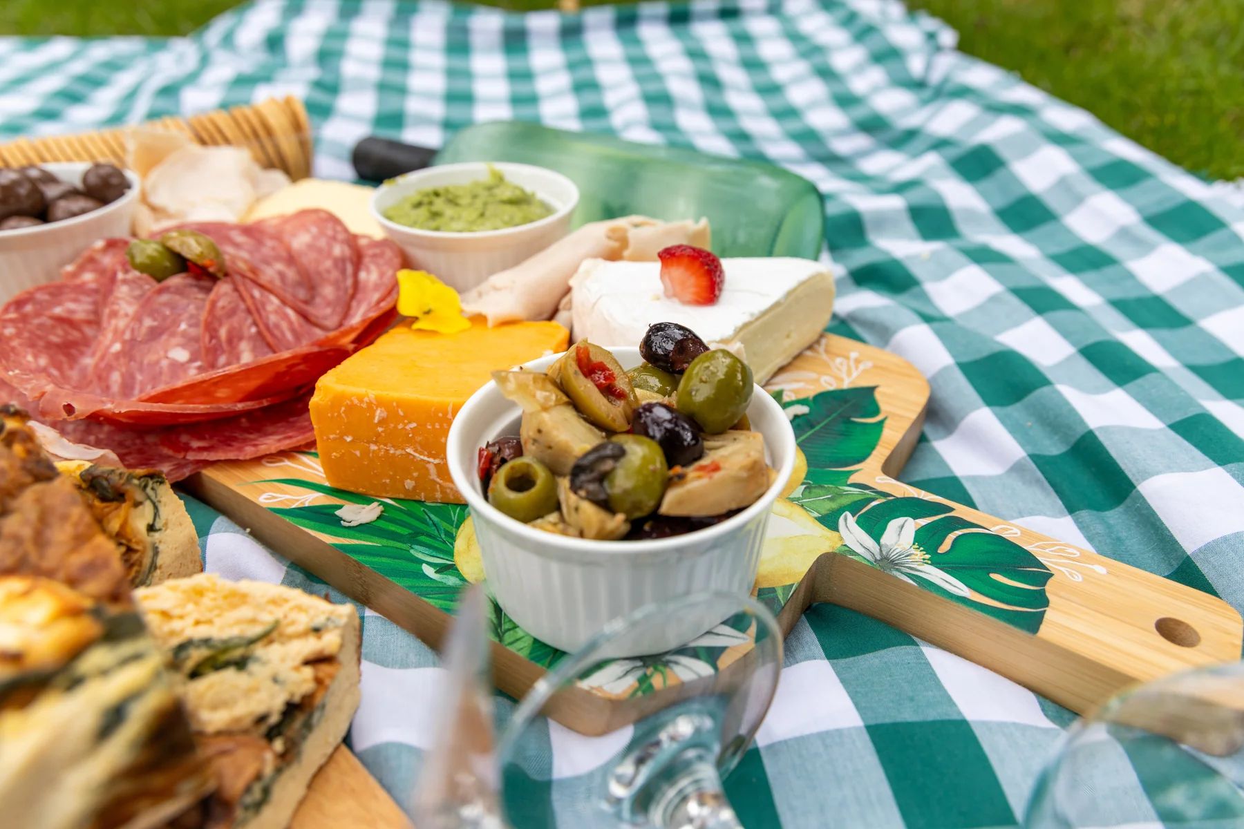 Full-Day Melbourne CBD Self-Guided Gourmet Mystery Picnic with Hot Drink, Produce Trail & Picnic Spread