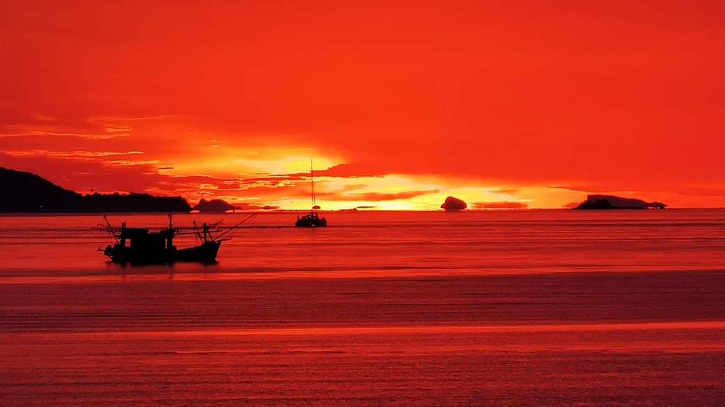 Three-Hour Koh Samui Sunset Cruise with Drinks, Tapas & Snorkelling Gear 6