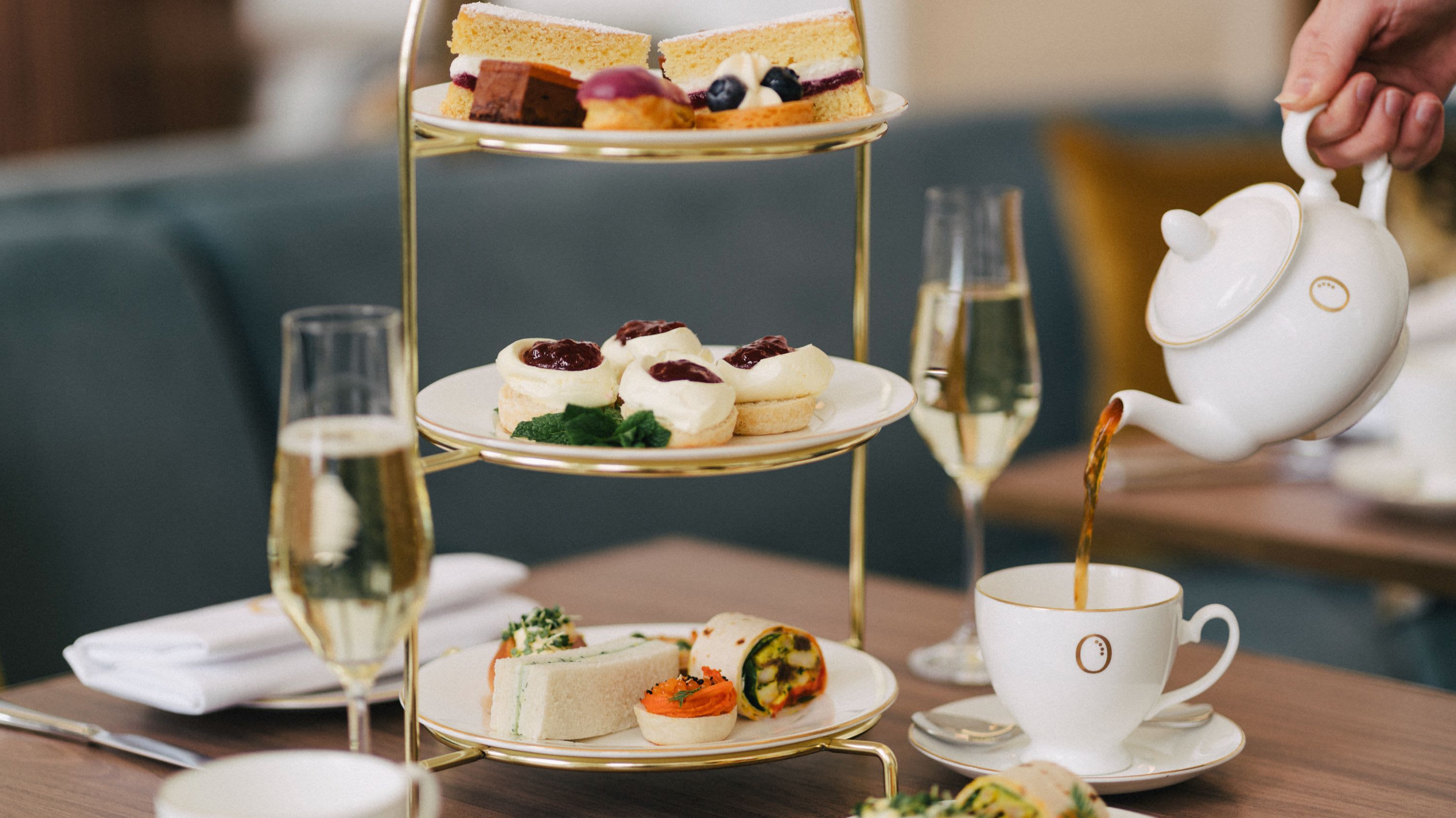 Tour durch die Kensington Palace Gardens mit königlichem High Tea 3