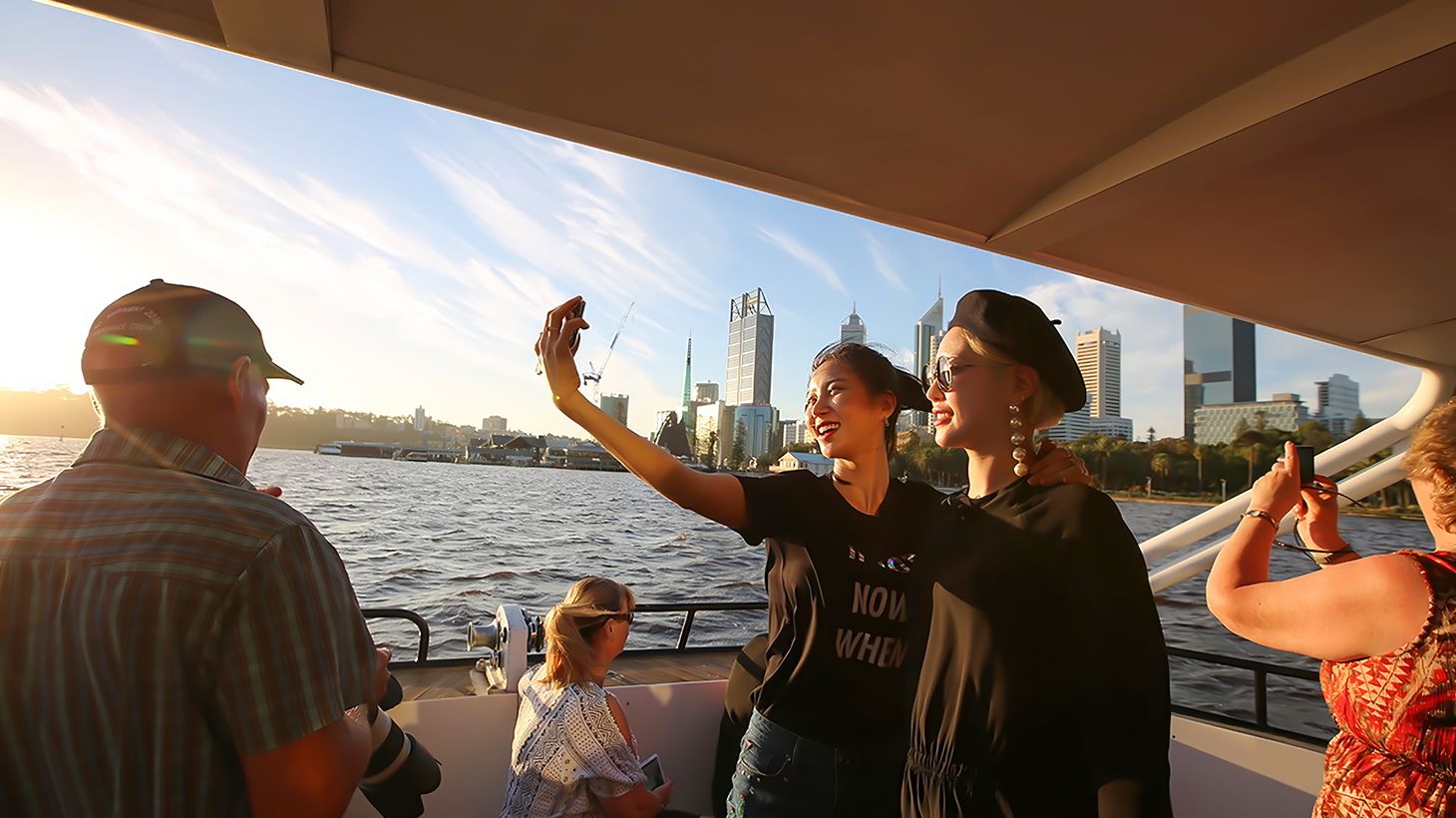 2.5-Hour Scenic Swan River Cruise with Buffet Dinner & Live Entertainment 7