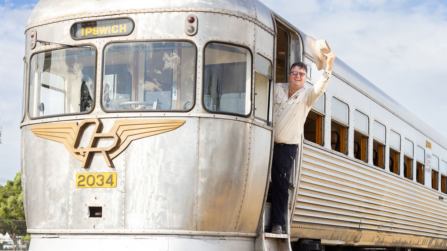 Silver-Tails Rail Sunset with Smithy's Outback Dinner & Show + Return Transfers