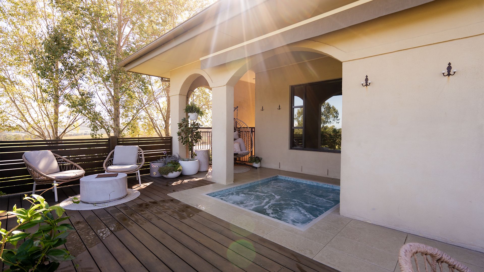 2,5-stündige Luxus-Auszeit im Hunter Valley für 1 Person mit Hydrolounge, Massage, Sekt und Pralinen