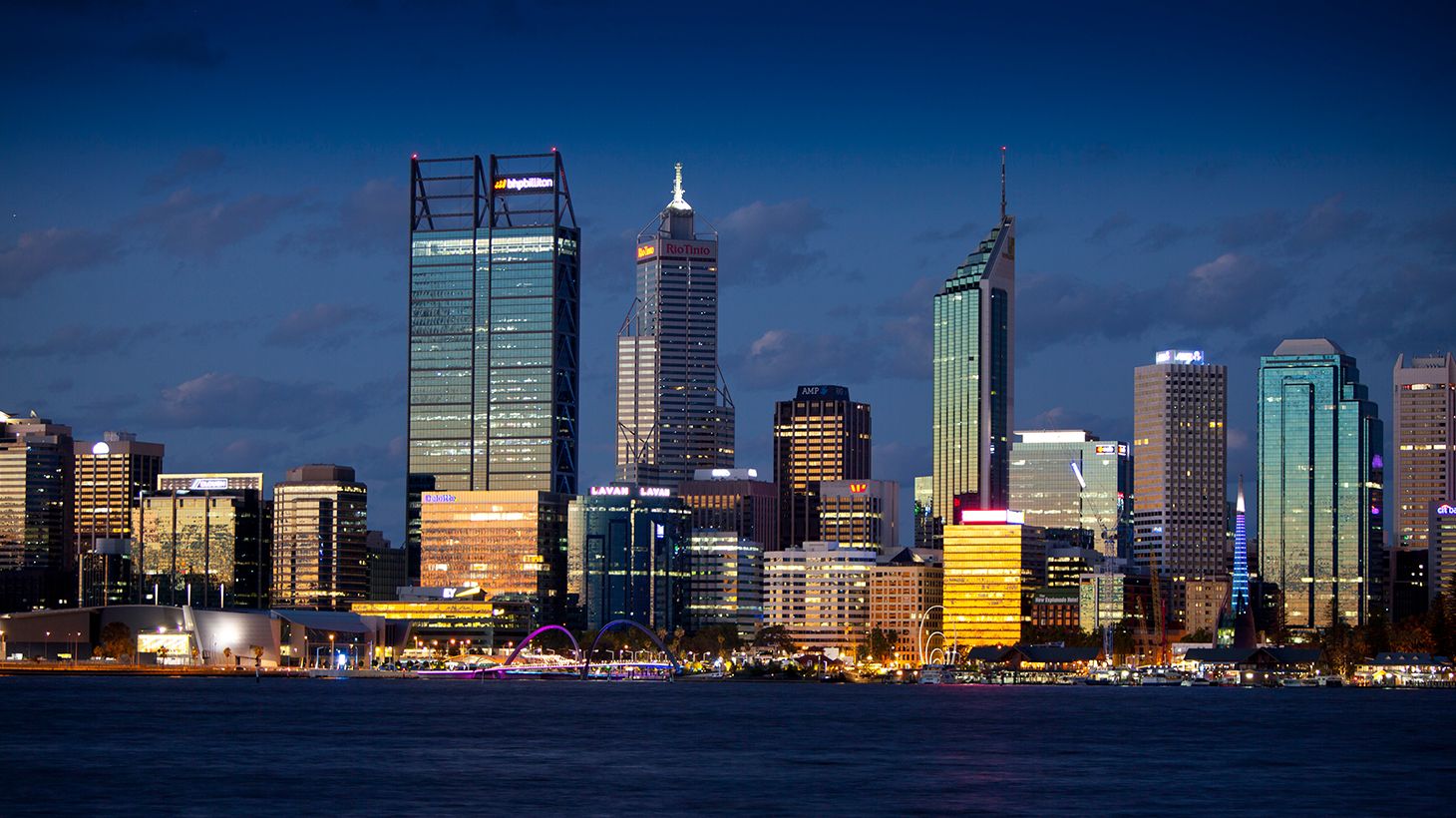 2.5-Hour Scenic Swan River Cruise with Buffet Dinner & Live Entertainment 4