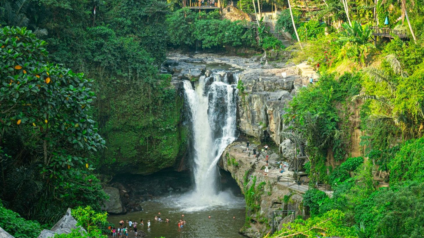 Full-Day Private Waterfalls Tour with Lunch at Omma Dayclub Bali & Optional Guide