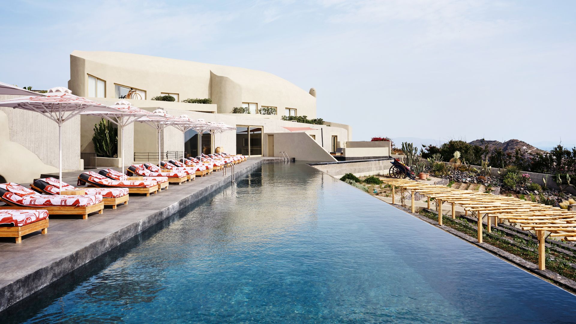 Santorini Opulence: Infinity Pool Suites with Daily Breakfast, Fine-Dining Experience & EUR100 Spa Credit