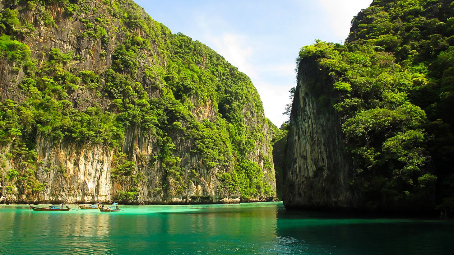 Early Bird Phi Phi Islands Full-Day Cruise with Lunch, Snorkelling & Return Transfers 3
