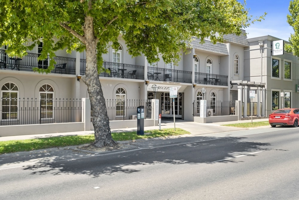 Sherbourne Terrace Hotel accommodation in Shepparton Victoria