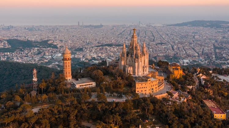 Ultimate Barcelona Guide: 8 Unmissable Things to Do