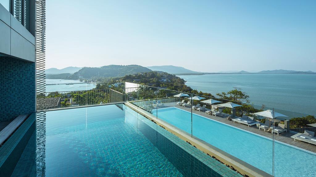 Cliffside infinity pool with views of Phang Nga Bay at COMO Point Yamu.
