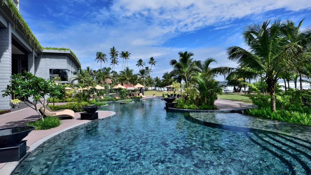 Pool at Weligama Bay Marriott Resort & Spa