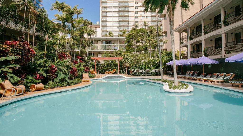 Pool at Wayfinder Waikiki
