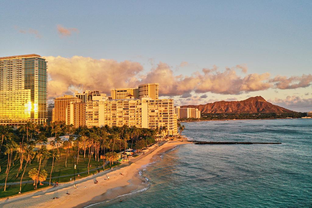 Exterior view of Ka La'i Waikiki Beach, LXR Hotels & Resorts