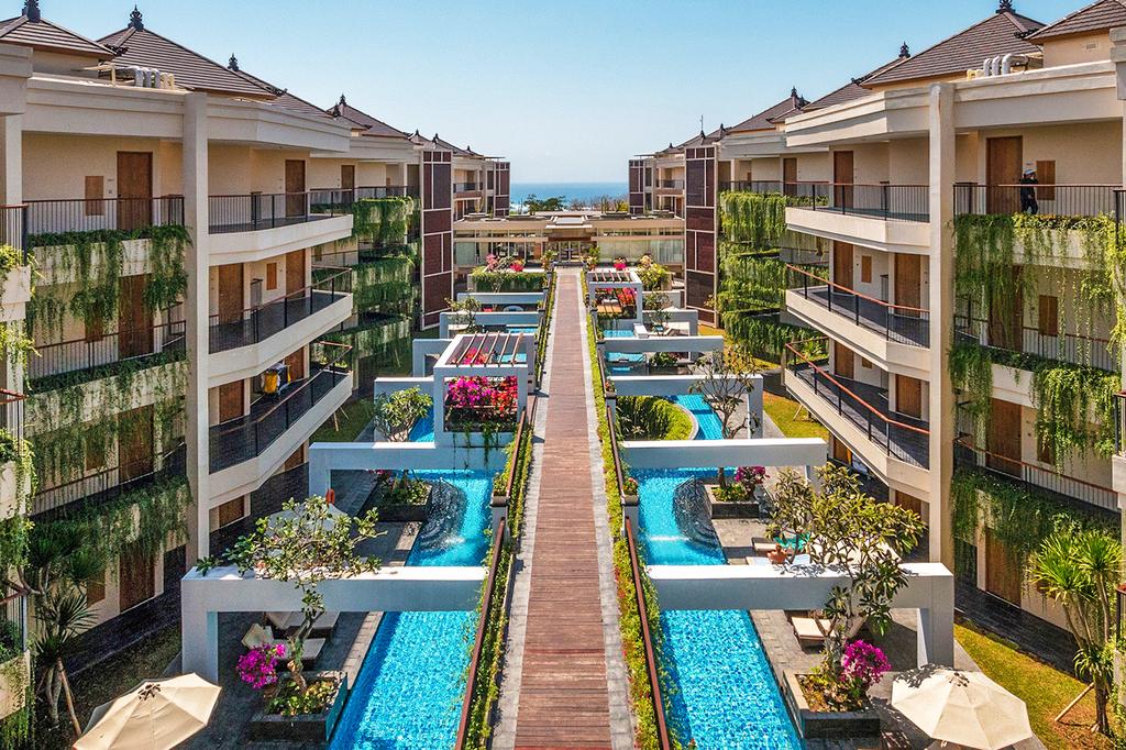 Vouk Hotel & Suites exterior