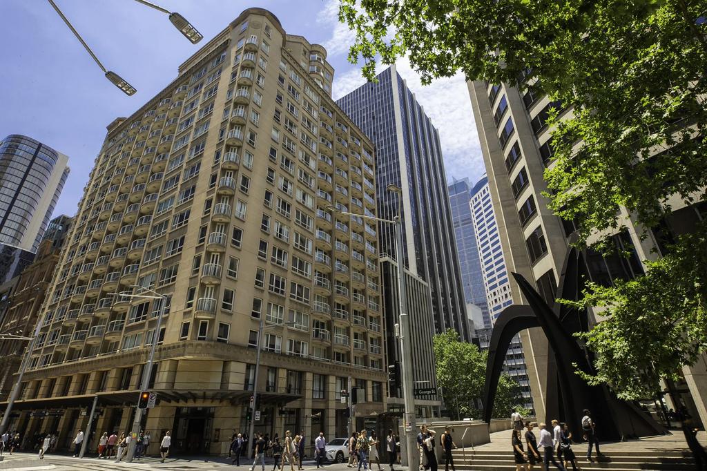 Mantra 2 Bond Street