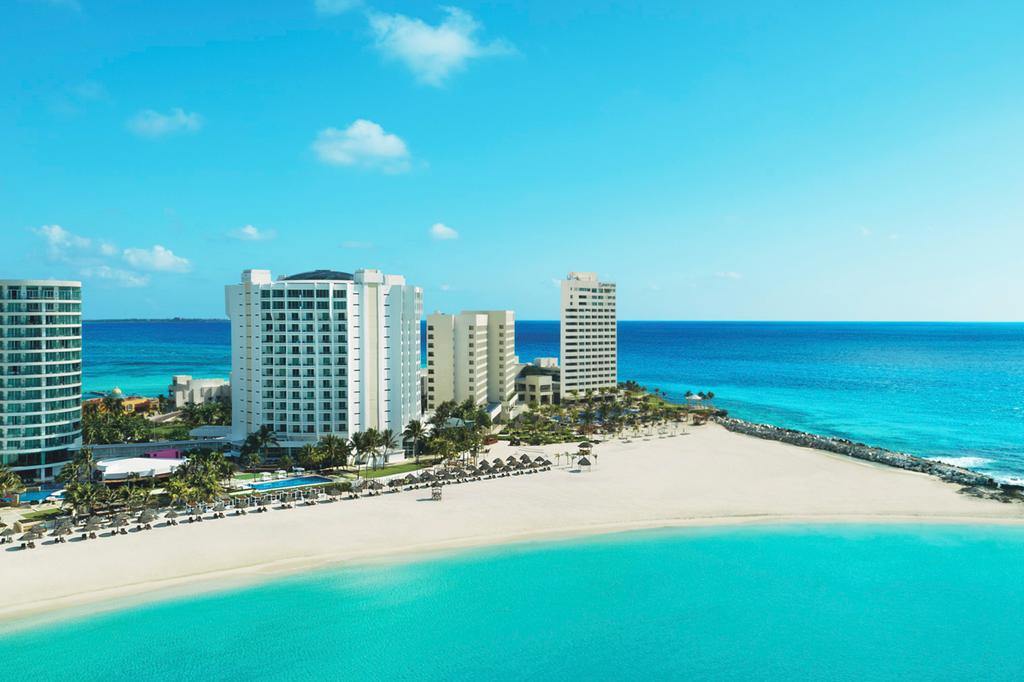 Exterior view at Krystal Grand Cancun