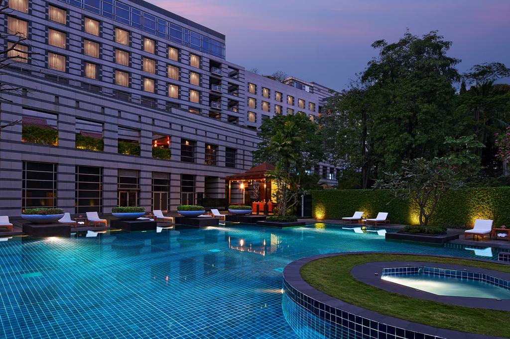 Grand Hyatt Mumbai Pool