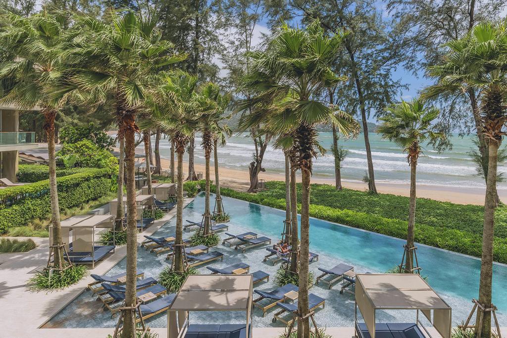 Twinpalms MontAzure Phuket, beachfront infinity pool.