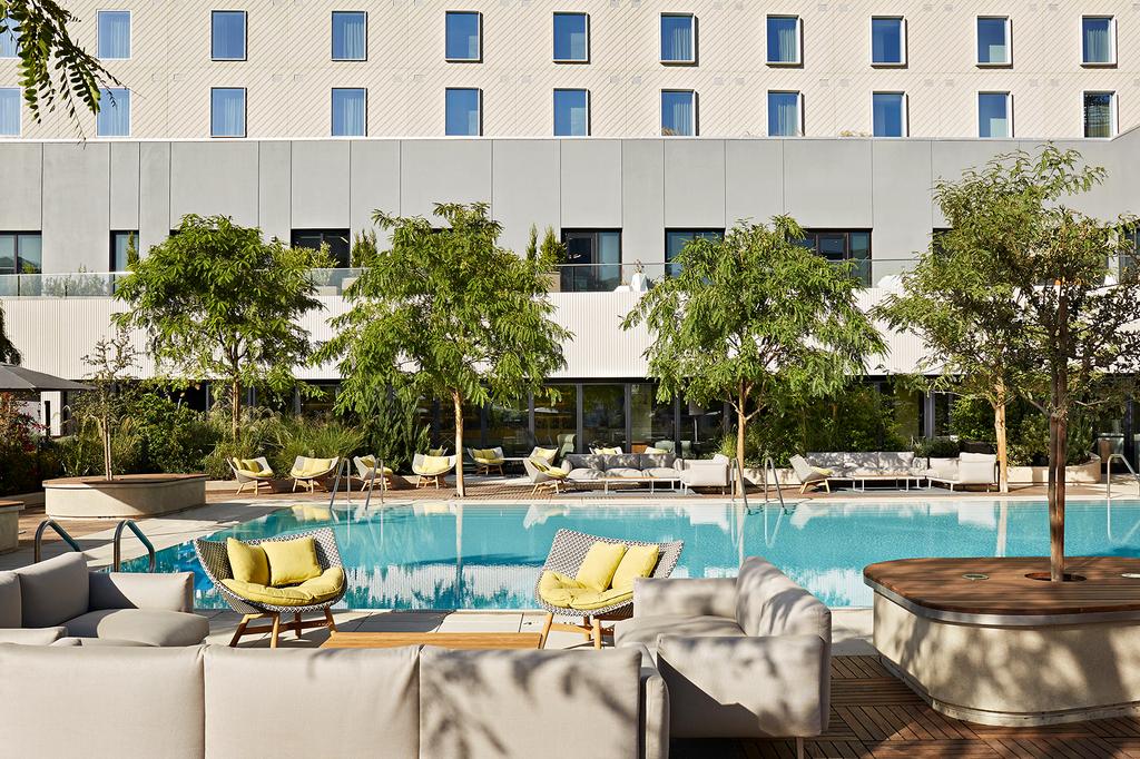 Rooftop pool deck at Kimpton Sawyer Hotel in downtown Sacramento.