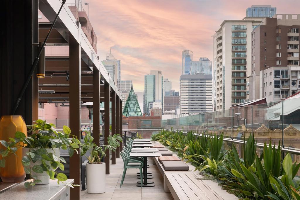 Rydges Melbourne Terrace Bar