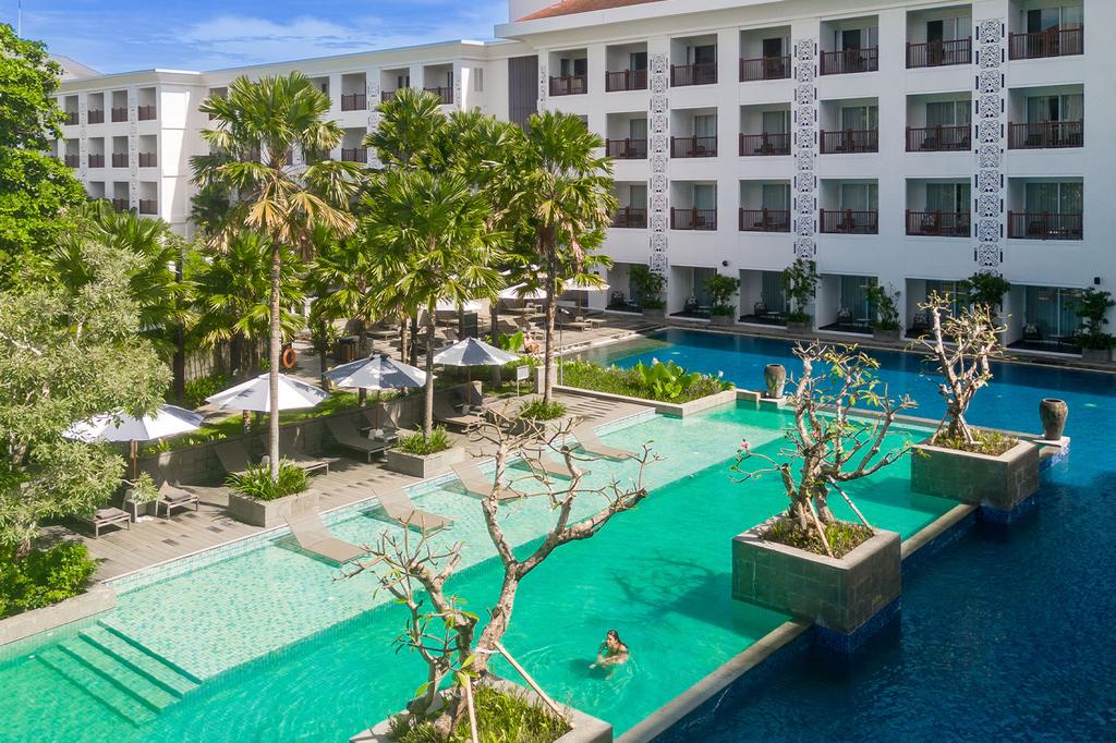 Pool at Grand Mercure Bali Seminyak