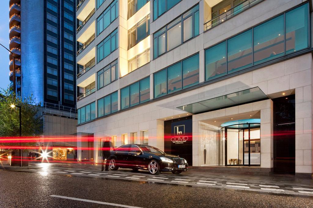 Exterior view of COMO Metropolitan London near Hyde Park.