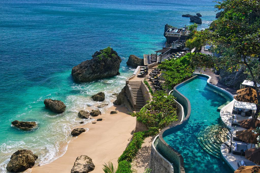 Pool and Rock Bar at AYANA Villas Bali