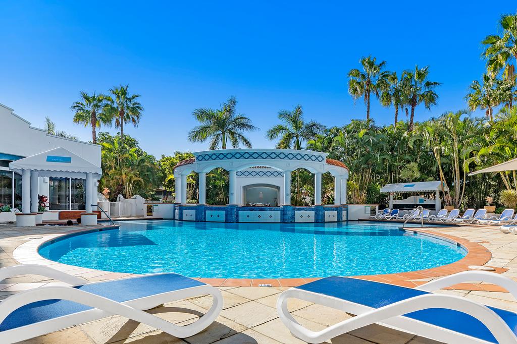Pool at Bel Air Broadbeach